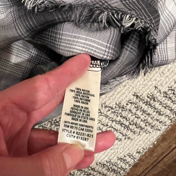 Cloth & stone for Anthropologie plaid oversized button down shirt - Picture 9 of 12